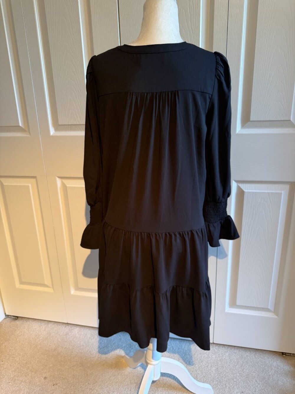 Pomander Place by Tuckernuck Crepe Kenzo Dress Women Medium Black V-Neck Tiered - Picture 3 of 14